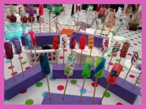 nail art meidenfeestjes stadskanaal nagels versieren nagelfeestje, vrijgezellenfeest, the beste kinder feestjes groningen,vrienden nail art workshop volwassenen,nails kinderfeestje,beauty kinderfeestje, assen, veendam, hoogezand