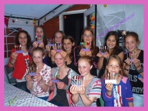 meidenfeestjes stadskanaal nagels versieren kinderfeestje workshop japanse manicure, gellak., cuccio, mistero milano,nagelstudio groningen assen drenthe nailart kinderfeestje workshop, studenten werk evenementen,wimpers verlengen, wimperextensions, manicure, pedicurenail art workshop, nagels feestje, assen,groningen, drenthe, kinderfeestje,nagelstudio nailart, de beste studio